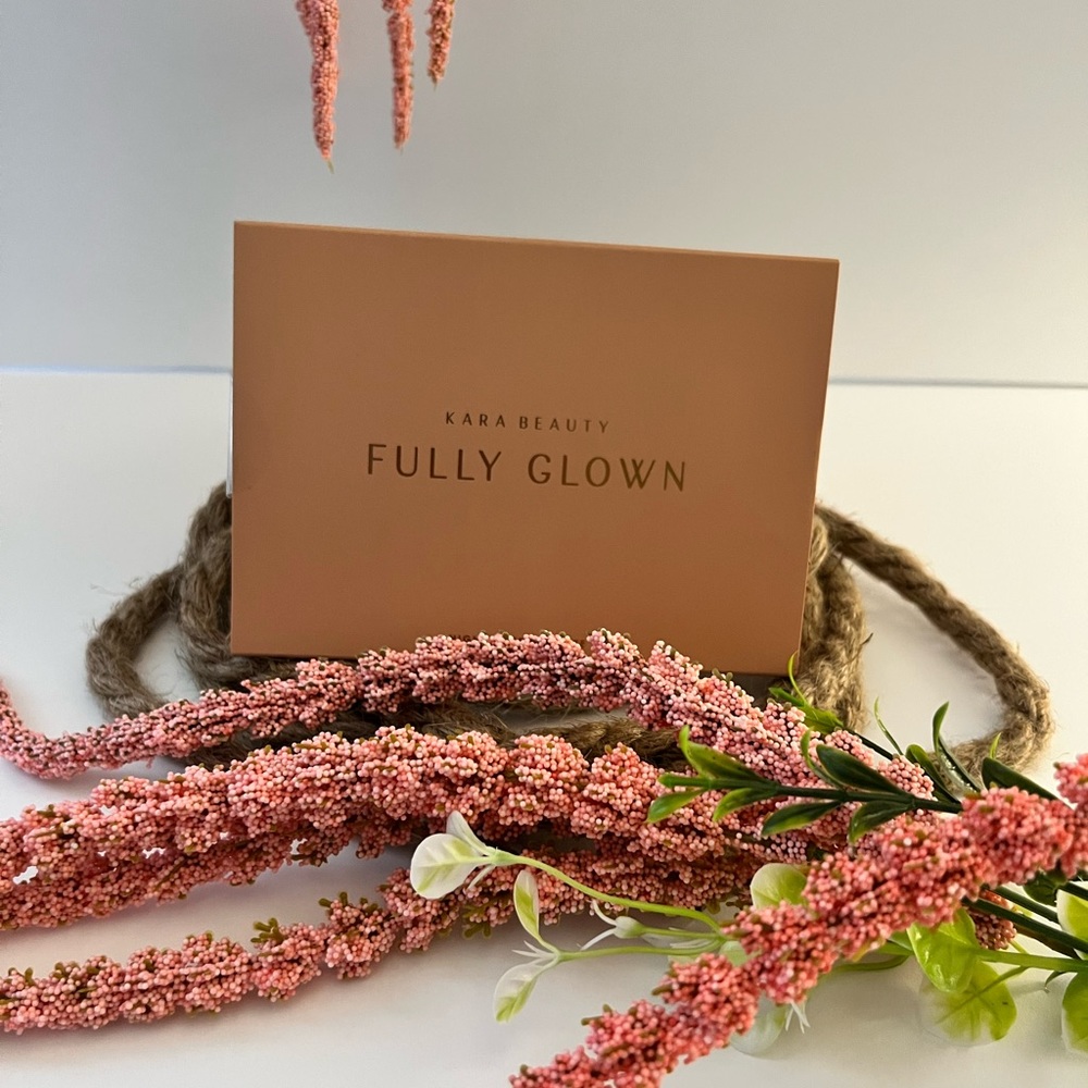 Glow up Highlighter Pallet /Contour Face Pallet /Pressed Finishing Powder